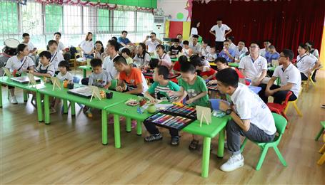 冶建青年走進(jìn)兒童福利院，帶去愛的“綠動”