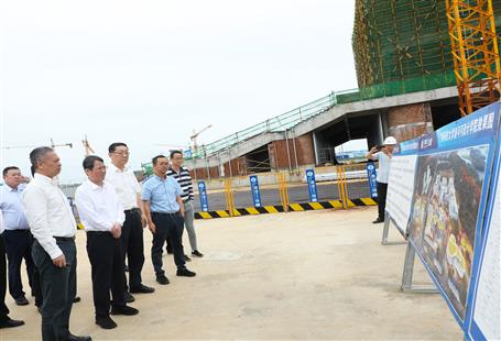 柳州市委書記吳煒、市長(zhǎng)張壯到第十二分公司項(xiàng)目調(diào)研指導(dǎo)