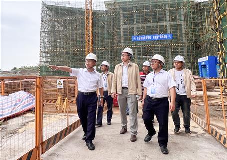 覃振華帶隊(duì)到第三分公司項(xiàng)目開(kāi)展2023年第二季度安全生產(chǎn)質(zhì)量綜合大檢查暨“圍墻內(nèi)圍墻外”和“以包代管”專項(xiàng)檢查