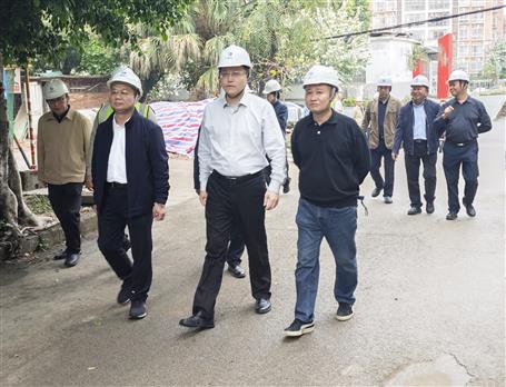 石中華到冶建督查走訪(fǎng)在建危改項(xiàng)目